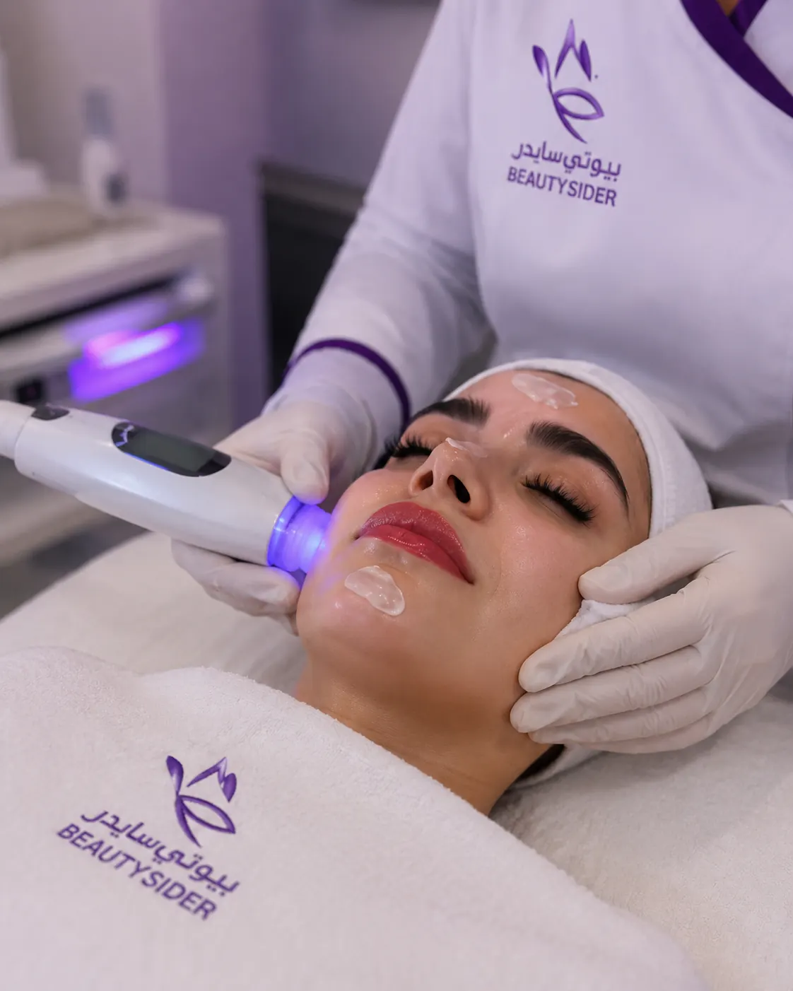 Skin care treatment with Beauty Sider uniform